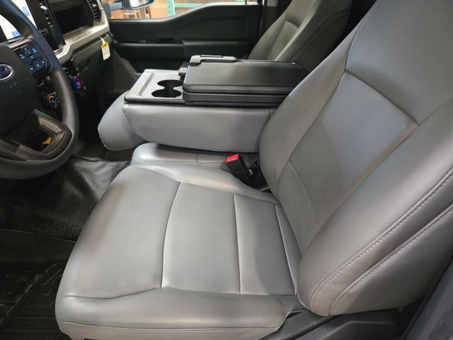 New 2024 Ford F550 4x4 Regular Cab Super Duty image 16