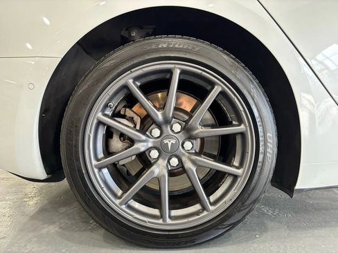 Used 2018 Tesla Model 3 Long Range image 42