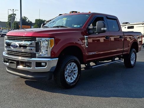 Used 2017 Ford F250 XLT w/ XLT Value Package AWD/4WD image 6