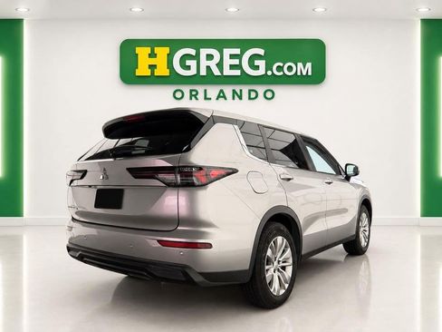 Used 2025 Mitsubishi Outlander ES FWD image 6