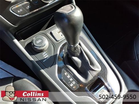 Used 2023 Jeep Cherokee Altitude Lux image 28