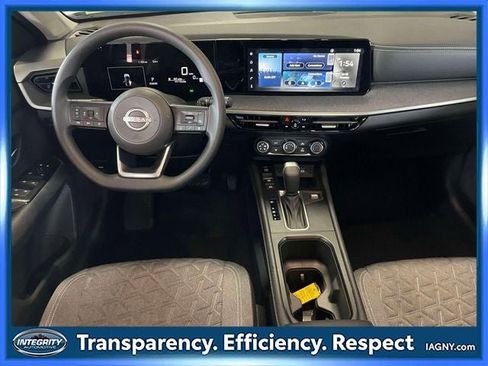 Used 2025 Nissan Kicks SV AWD/4WD image 13