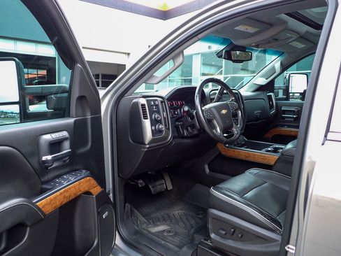 Used 2017 Chevrolet Silverado 3500 High Country w/ Duramax Plus Package image 24