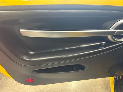 Used 2004 Chevrolet SSR w/ Preferred Equipment Group image 7