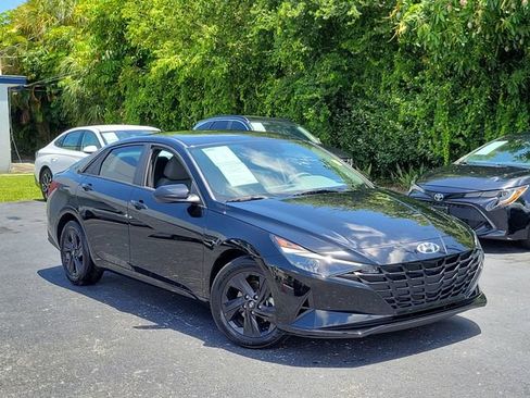 Certified 2023 Hyundai Elantra SEL FWD image 29
