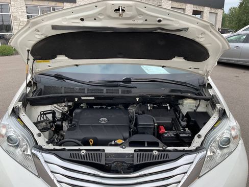 Used 2011 Toyota Sienna Limited w/ Premium Pkg AWD/4WD image 60