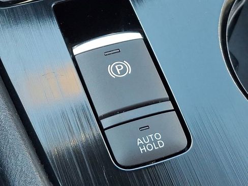 Used 2023 Nissan Rogue SV image 24