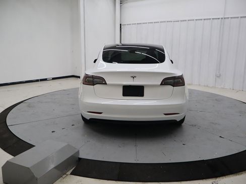 Used 2023 Tesla Model 3 Standard Range image 6