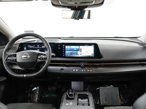 Used 2024 Nissan Ariya AWD image 17