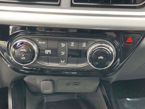 New 2026 Chevrolet Trax LT w/ Sunroof Package image 20