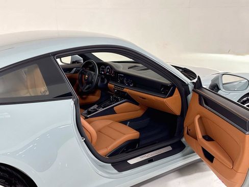 Used 2025 Porsche 911 Carrera RWD image 28