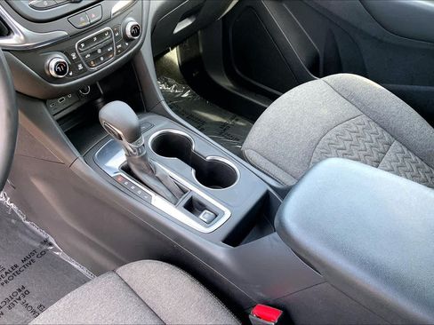 Used 2024 Chevrolet Equinox LT FWD image 16
