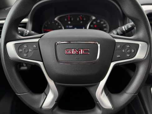 Used 2023 GMC Acadia SLE w/ Driver Convenience Package image 14