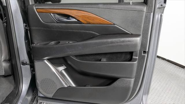 Used 2019 Cadillac Escalade ESV Luxury RWD image 24