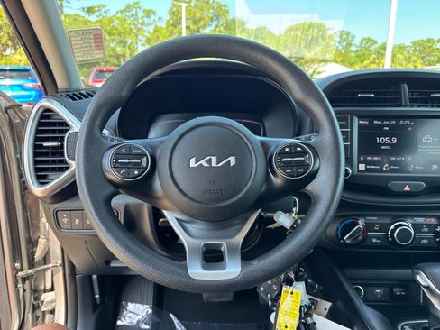 Used 2024 Kia Soul LX w/ Option Group 015 FWD image 26