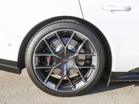 New 2025 Audi RS e-tron GT performance image 15