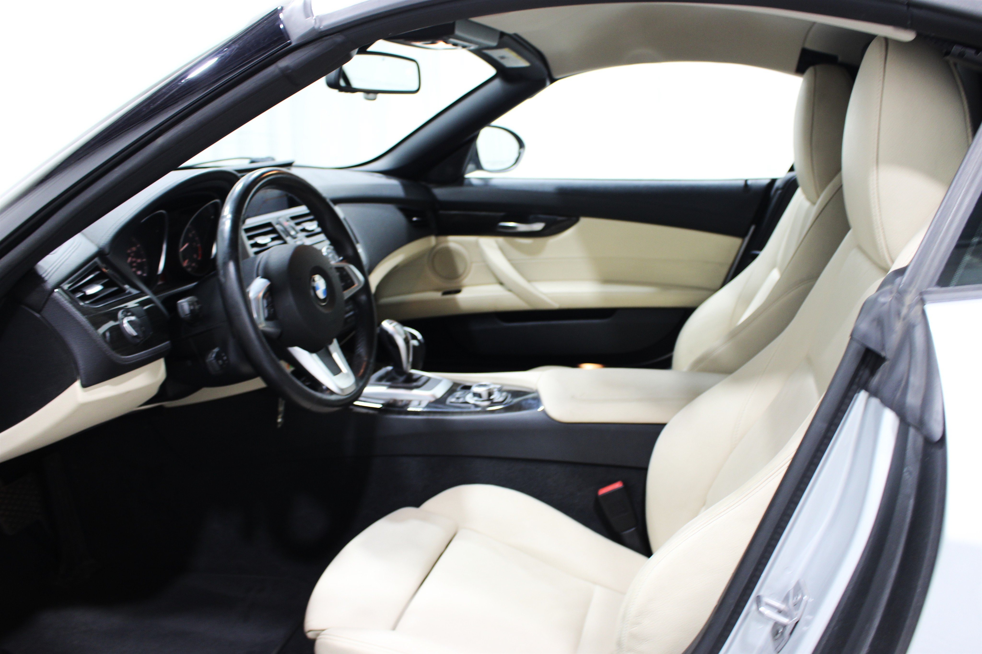 Used 2016 BMW Z4 sDrive35i RWD image 3