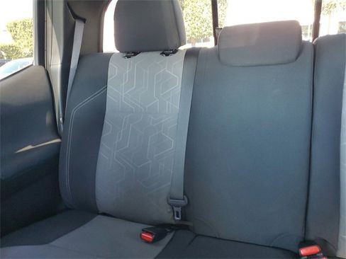 Used 2022 Toyota Tacoma TRD Sport w/ Technology Package image 19