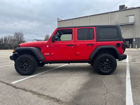 Used 2018 Jeep Wrangler Unlimited Sport image 3