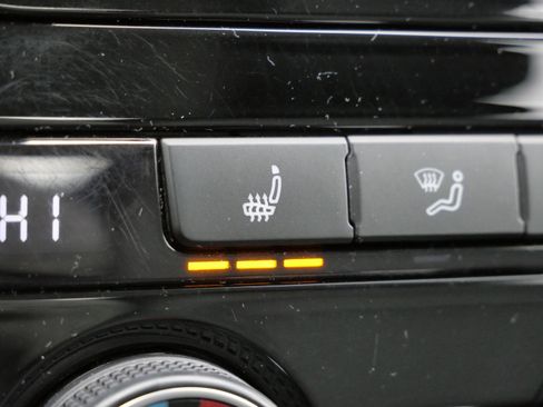 Certified 2020 Volkswagen Passat 2.0T SE image 29