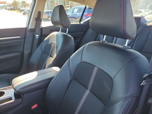 Used 2025 Nissan Altima 2.5 SR image 16