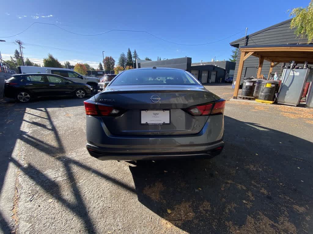 Used 2025 Nissan Altima 2.5 SV AWD/4WD image 5
