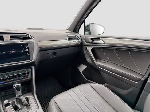 Used 2022 Volkswagen Tiguan SE R-Line FWD image 25