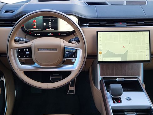 New 2025 Land Rover Range Rover SE image 26