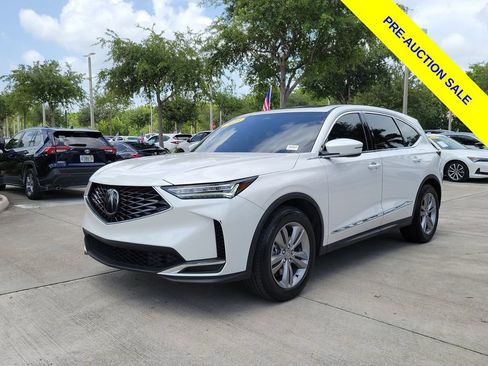 Used 2025 Acura MDX FWD image 3
