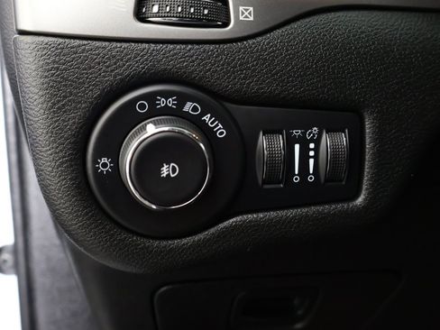 Used 2021 Jeep Cherokee Latitude Lux image 37