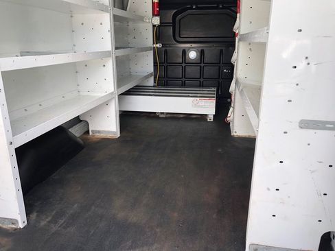 Used 2018 Ford Transit 250 148 Medium Roof RWD image 19