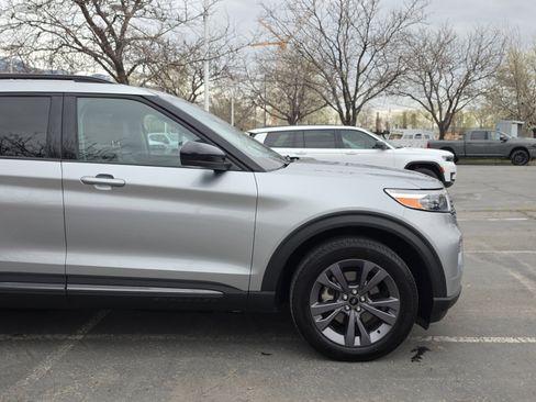 Used 2024 Ford Explorer XLT w/ Equipment Group 202A image 11