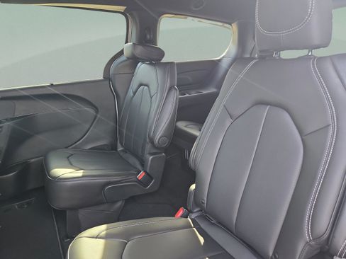 New 2026 Chrysler Voyager LX FWD image 25