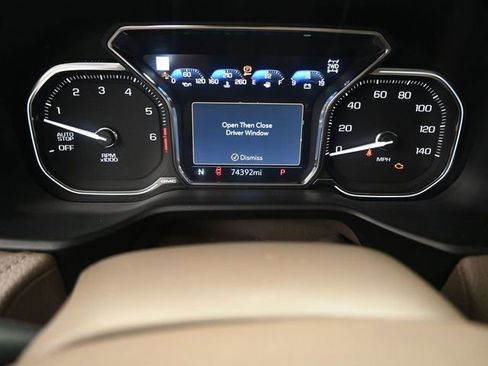 Used 2021 GMC Yukon Denali w/ Denali Premium Package image 9