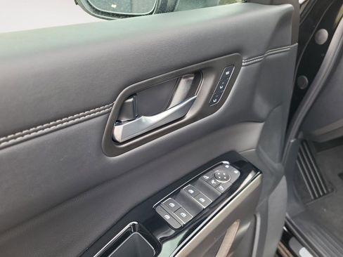 New 2025 Nissan Pathfinder Platinum w/ Black Appearance Package image 10