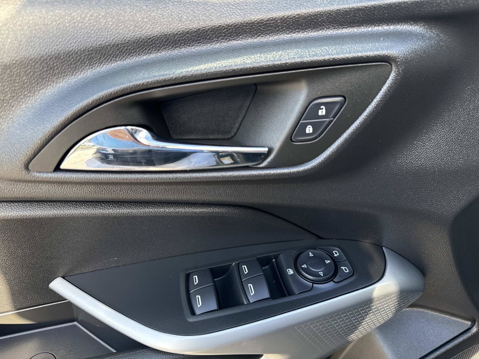 Used 2026 Chevrolet Trax LS w/ LS Convenience Package FWD image 18