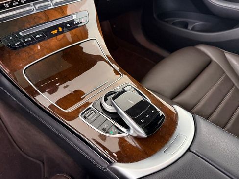 Used 2018 Mercedes-Benz GLC 300 4MATIC image 24