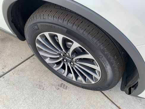 Certified 2024 Lincoln Aviator AWD w/ Premium Package image 11