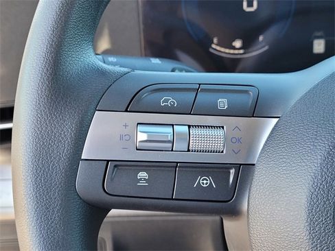 Used 2026 Hyundai Kona SE image 18