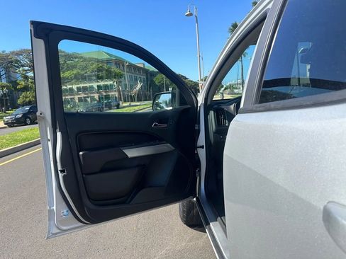 Used 2020 Chevrolet Colorado LT w/ Colorado RST Special Edition image 13