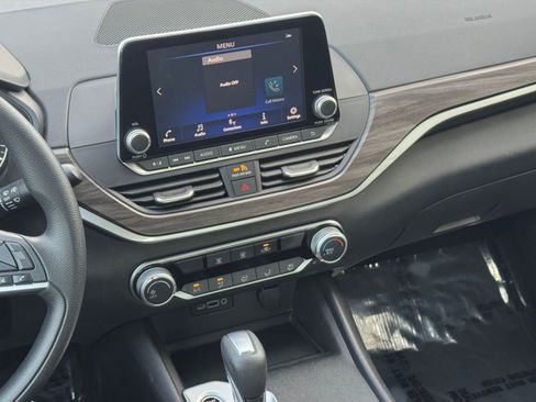 Used 2025 Nissan Altima 2.5 SV image 20