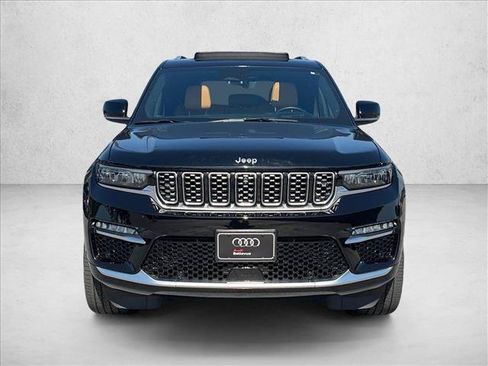 Used 2022 Jeep Grand Cherokee Summit AWD/4WD image 2