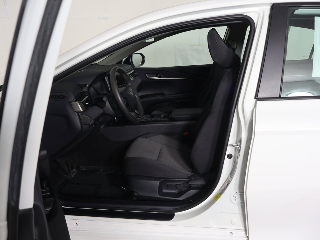 Used 2025 Toyota Camry LE FWD image 27