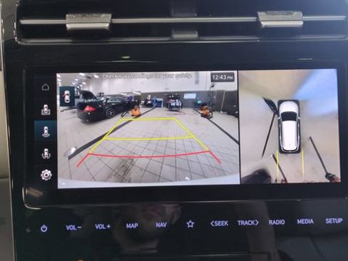 Used 2023 Hyundai Tucson Limited AWD/4WD image 12