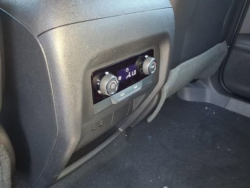 New 2026 Chevrolet Traverse LT image 21