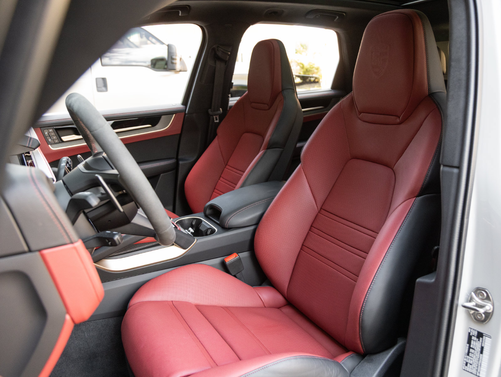 Certified 2026 Porsche Cayenne GTS AWD/4WD image 5