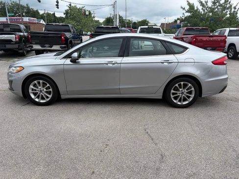 Used 2020 Ford Fusion SE FWD image 3