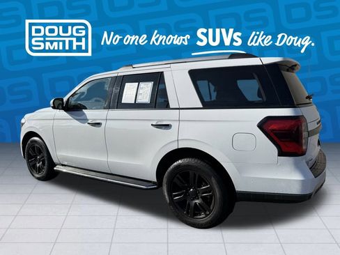 Used 2022 Ford Expedition Limited image 2