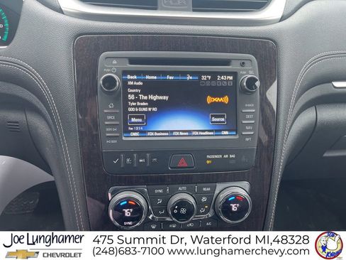 Used 2017 Chevrolet Traverse LT image 16