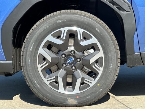 New 2026 Subaru Forester Premium AWD/4WD image 32